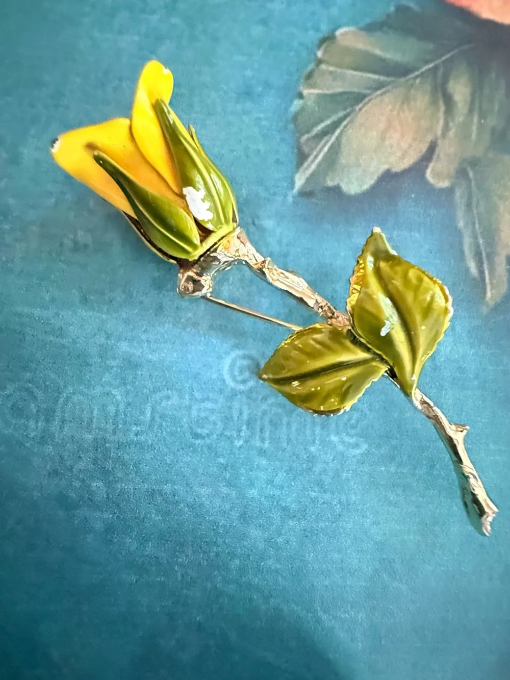 N/A delicate yellow